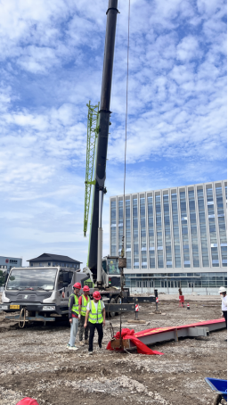 融創(chuàng)智能裝備產(chǎn)業(yè)園15#廠房首吊成功，恒馳鋼構(gòu)助力蕪湖智造新高地